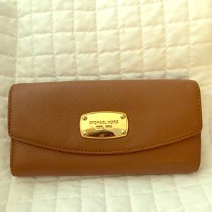 EUC Michael Kors Wallet!